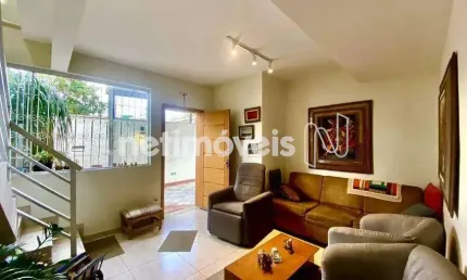 Casa com 2 quartos à venda na Rua Pequeri, Santa Terezinha, Belo Horizonte