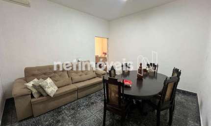 Casa com 3 quartos à venda na Rua Soares Nogueira, Camargos, Belo Horizonte