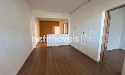 Casa com 3 quartos à venda na Rua Hélium, Nova Floresta, Belo Horizonte