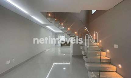 Casa com 4 quartos à venda na Rua Fernando Ferrari, Planalto, Belo Horizonte