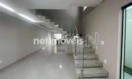 Casa com 4 quartos à venda na Rua Fernando Ferrari, Planalto, Belo Horizonte