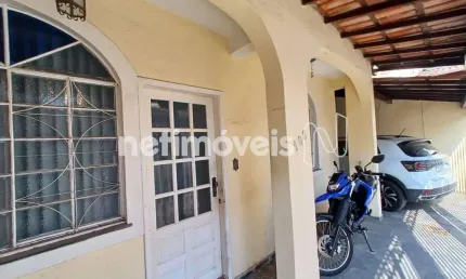 Casa em condomínio fechado com 3 quartos à venda na Rua Maria da Conceição Patrus, Santa Amélia, Belo Horizonte