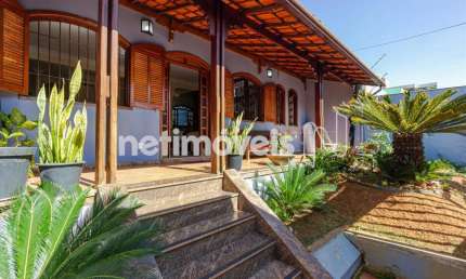 Casa com 3 quartos à venda na Rua Castelo Évora, Castelo, Belo Horizonte
