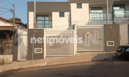 Casa com 3 quartos à venda na Rua Desembargador Arthur Albino, Floramar, Belo Horizonte