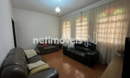 Casa com 3 quartos à venda na Rua Zircônio, Camargos, Belo Horizonte