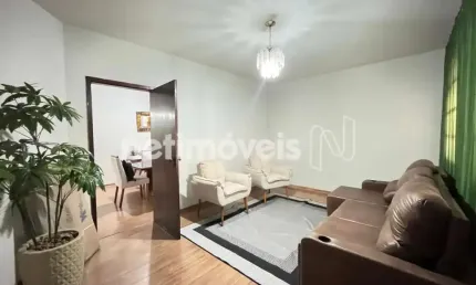 Casa com 3 quartos à venda na Rua José de Assis, Camargos, Belo Horizonte