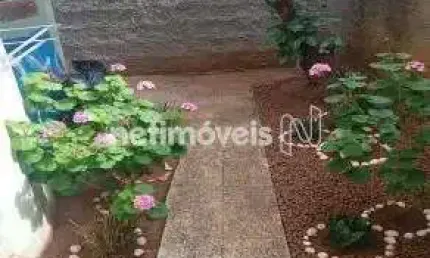 Casa com 6 quartos à venda na Rua Laura Brito Farias, Heliópolis, Belo Horizonte
