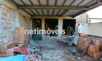 Casa com 2 quartos à venda na Rua Brumadinho, Parque Xangri-Lá, Contagem
