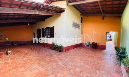 Casa com 3 quartos à venda na Rua Orlando Lima Melo, Parque Xangri-Lá, Contagem
