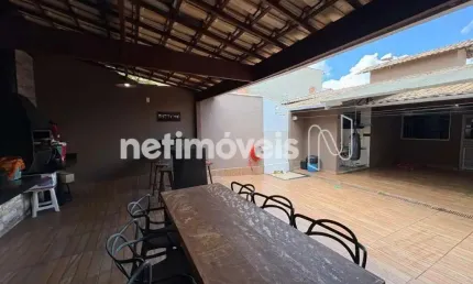 Casa com 2 quartos à venda na Rua Camanducaia, Parque Xangri-Lá, Contagem