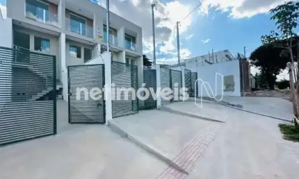 Casa com 2 quartos à venda na Rua São João do Oriente, Santa Branca, Belo Horizonte