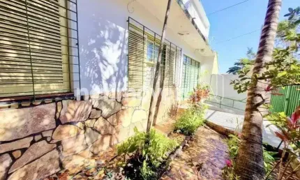 Casa com 3 quartos à venda na Rua Jacinto Vieira, Cachoeirinha, Belo Horizonte