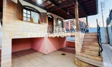 Casa com 3 quartos à venda na Rua Vergara, Coqueiros, Belo Horizonte
