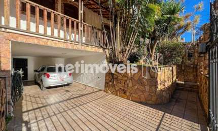 Casa com 3 quartos à venda na Rua Castelo de Óbidos, Castelo, Belo Horizonte