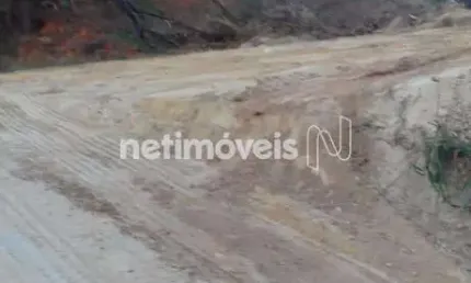 Terreno à venda na Rua Pinheiro Grande, São João, Betim