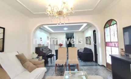 Casa com 4 quartos à venda na Rua Matilde Neves Martins, Vera Cruz, Contagem