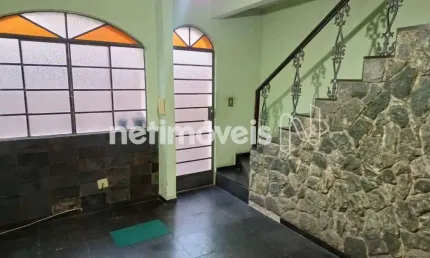 Casa com 2 quartos à venda na Rua Fernando Ferrari, Planalto, Belo Horizonte