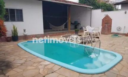Casa com 4 quartos à venda na Rua Miriam, Jardim Arizona, Sete Lagoas