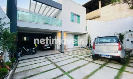 Casa com 3 quartos à venda na Rua Terracota, Vitória, Belo Horizonte