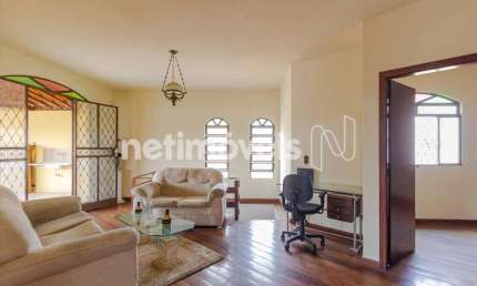 Casa com 4 quartos para alugar na Rua Dona Maria Ignez, Floresta, Belo Horizonte