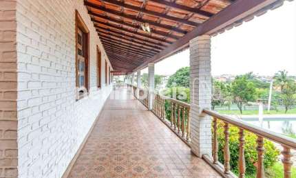 Casa com 3 quartos para alugar na Rua dos Expedicionários, Santa Amélia, Belo Horizonte