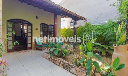 Casa comercial com 2 salas para alugar na Rua Papa Honório III, Ouro Minas, Belo Horizonte