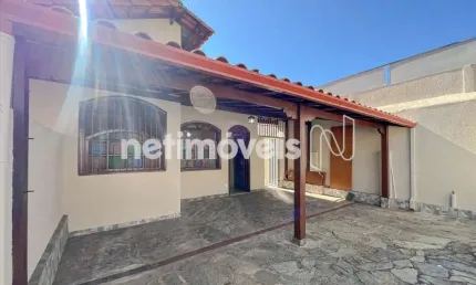 Casa com 3 quartos para alugar na Rua Dulce Maria, Ipiranga, Belo Horizonte