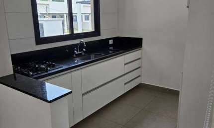 Casa em condomínio fechado com 3 quartos para alugar em Leitão, Louveira 