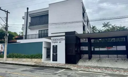 Sobrado triplex - bairro Glória - venda - Buch Imoveis - Imobiliária Joinville