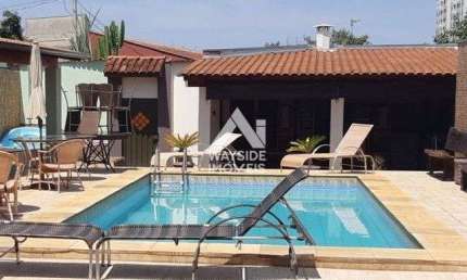 Casa Térrea - Área de Lazer - Sumarezinho - Ribeirão Preto - SP