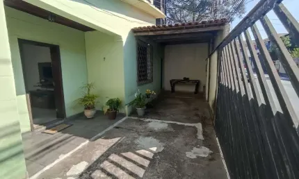 Casa com 3 quartos à venda na Rua Bernardo Monteiro, Centro, Contagem