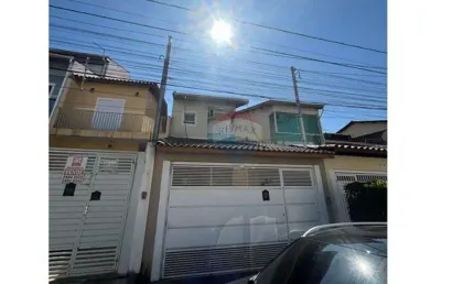 Sobrado com 3 quartos 3 banheiros no Jd. Santa Clara
