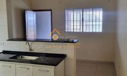 Casa com 2 quartos para alugar no Jardim Moriyama, Indaiatuba , 70 m2 por R$ 2.300
