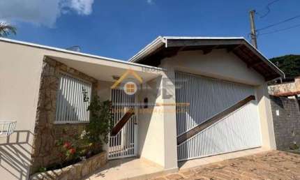 Casa com 3 quartos à venda na Vila Maria Helena, Indaiatuba  por R$ 800.000