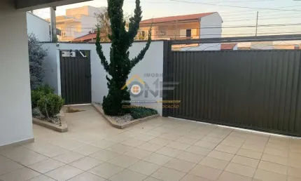 Casa com 3 quartos à venda no Jardim Regina, Indaiatuba  por R$ 800.000
