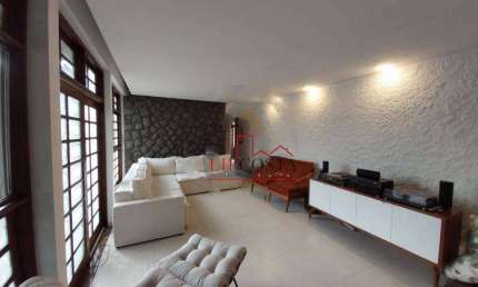 Excelente Casa Linear com 4 dormitórios sendo 1 suíte  à venda, 241 m² por R$ 1.690.000 - São Francisco - Niterói/RJ