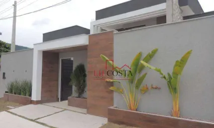 Linda Casa com 3 dormitórios sendo 1 suíte e vaga para 3 carros  à venda, 146 m² por R$ 750.000 - Praia de Itaipuaçu (Itaipuaçu) - Maricá/RJ