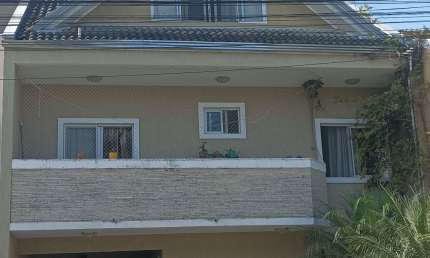 Lindo Sobrado Quatro Dormitórios No Bairro Cachoeira Curitiba Paraná