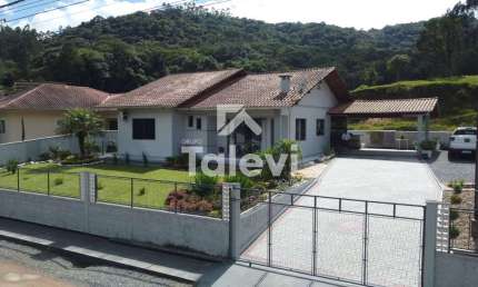 Casa com 3 quartos à venda na Zona Rural, Rio dos Cedros , 1 m2 por R$ 750.000