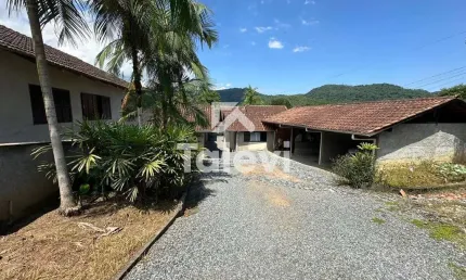 Casa com 3 quartos à venda no testo rega, pomerode , 210 m2 por r$ 590.000
