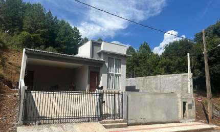 Casa com 3 quartos à venda na Ricieri Crivilatti, 45, Municípios, Caçador por R$ 990.000