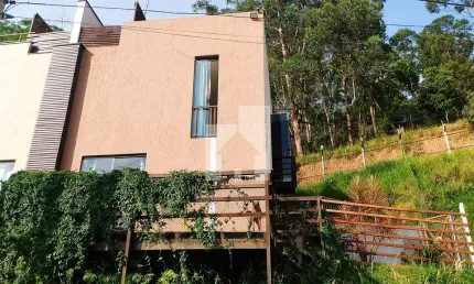 Casa à venda e para alugar com 80m², 3 quartos e 2 vagas