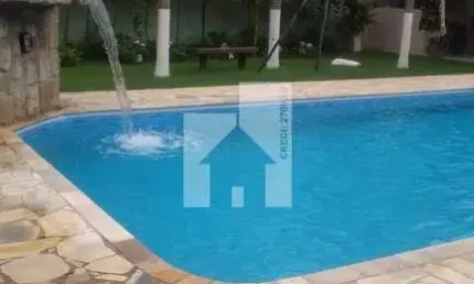 Chácara charmosa com 1840m² de área total, com piscina e area gourmet, no bairro Santa Gertrudes em