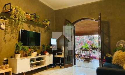 Casa / Sobrado à venda com 203 m² área útil, 03 dormitórios, varanda, área gourmet, Jundiaí Mirim.