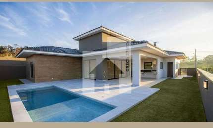 Casa Térrea à venda com 4 suítes, 3 vagas, 325m² de área construida - Condomínio Terrad a Alvorada,
