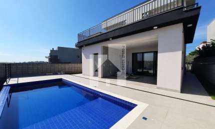 Magnifico Sobrado a venda com 4 Dormitórios , Varanda com Hidromassagem, Área Gourmet com Piscina n