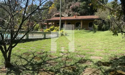 ACEITA FINANCIAMENTO - Chácara à venda, 5 mil metros, 3 dormitorios (1 suite), piscina, pomar e cam