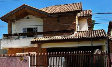 Sobrado à Venda na Vila Betânia, 162 m², 5 quartos, 2 suítes.
