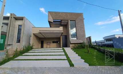 Casa em Condomínio Fechado, 3 quartos,180m² em Caçapava -SP