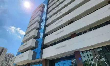 Sala comercial  52m² com sacada no jardim aquárius - sjc